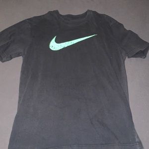 Nike “Black w/ Green Swoosh” Short Sleeve Tee / Size Medium